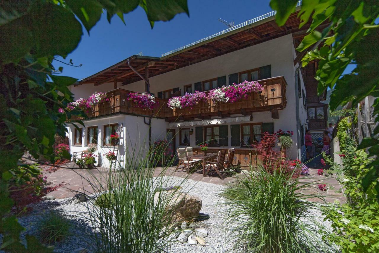 Gaestehaus Ostler Грайнау Экстерьер фото